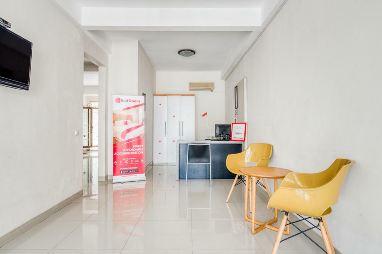 Reddoorz Near Untag Surabaya Ξενοδοχείο Εξωτερικό φωτογραφία